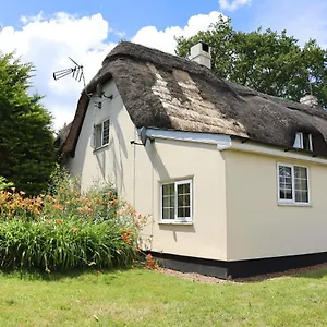  Holiday home Dorset Thatch Retreat: Spacious Family With Garden And Access
